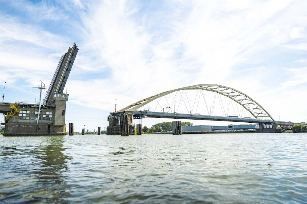 Papendrechtsebrug N3 met open  brugklep