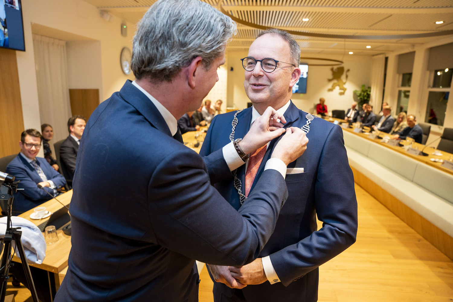 Wouter Kolff, voorzitter Smart Delta Drechtsteden, in beeld met vertrekkend burgemeester Jaap Paans.