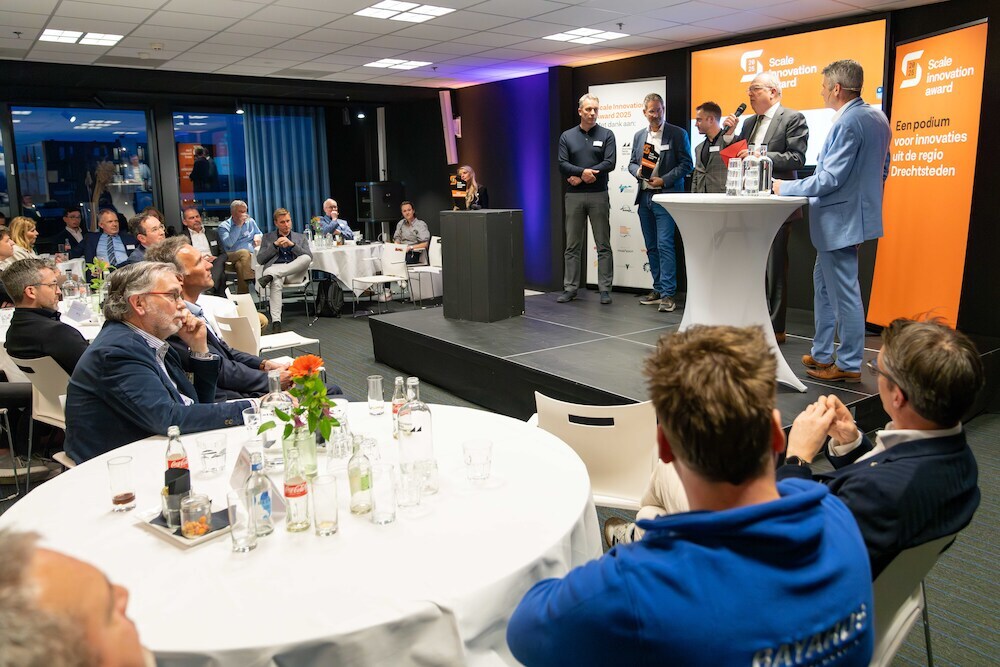 Prijsuitreiking op het podium tijdens de Scale Innovation Award 2025