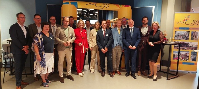 Burgemeesters en wethouders M50 laten hun stem horen in Den Haag tijdens succesvolle streeklunch.