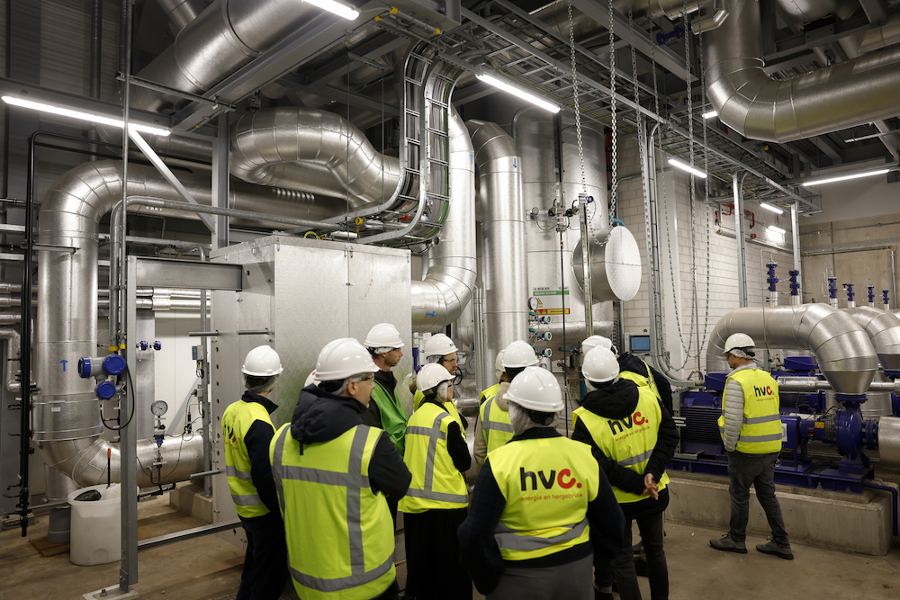 Bezoek aan een van de warmtebronnen bij HVC in Dordrecht.