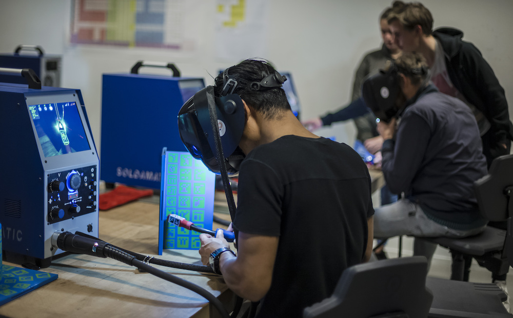 Te weinig talent doorstroom in onze zorg en industriesector