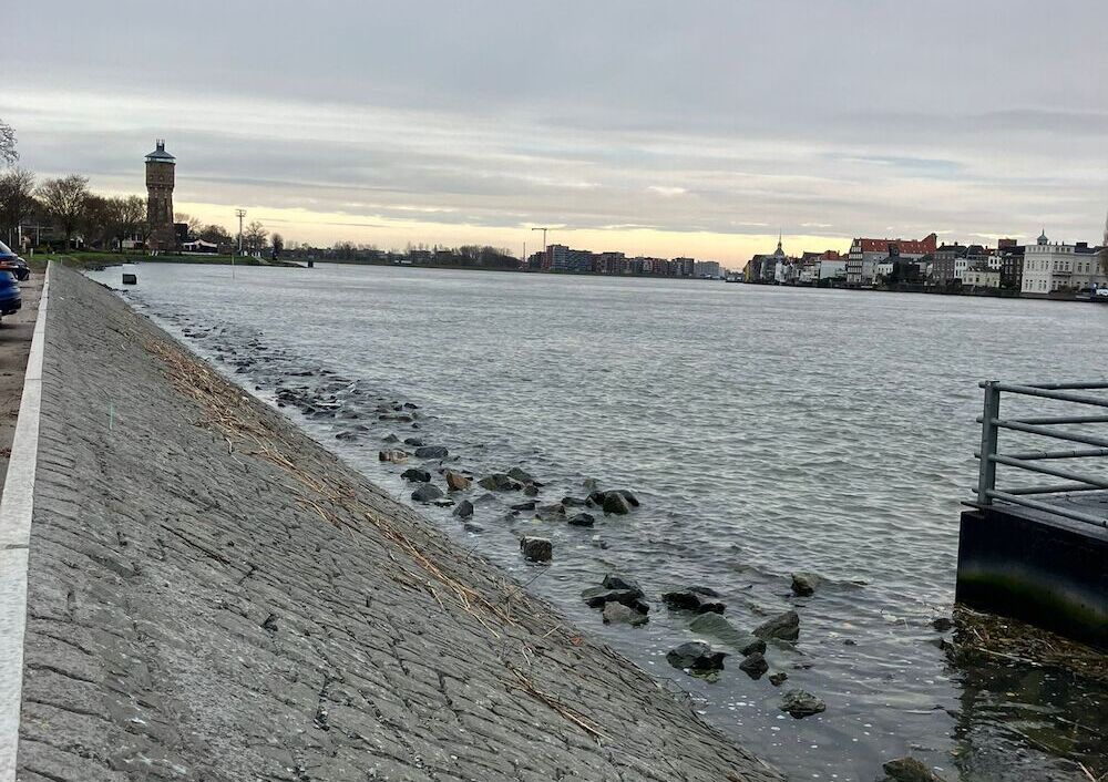 Officiële oplevering kade Veerplein in Gemeente Zwijndrecht