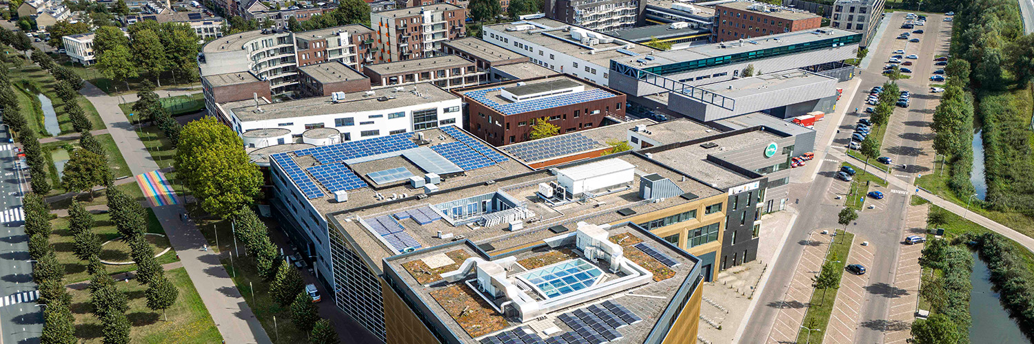 Luchtfoto van Leerpark in Dordrecht waar ook de Energie Fabriek zich bevindt