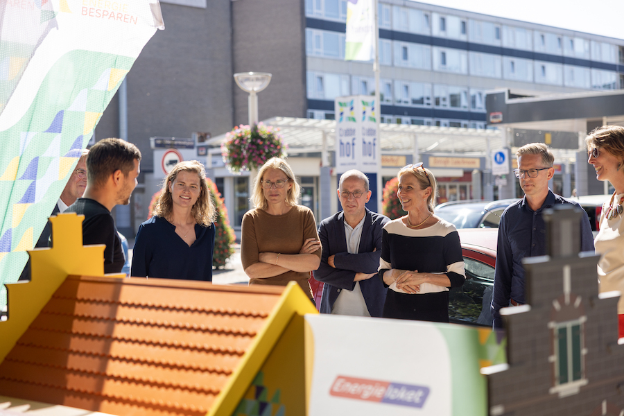 Minister op bezoek in Crabbehof Dordrecht Minister op bezoek in Crabbehof Dordrecht